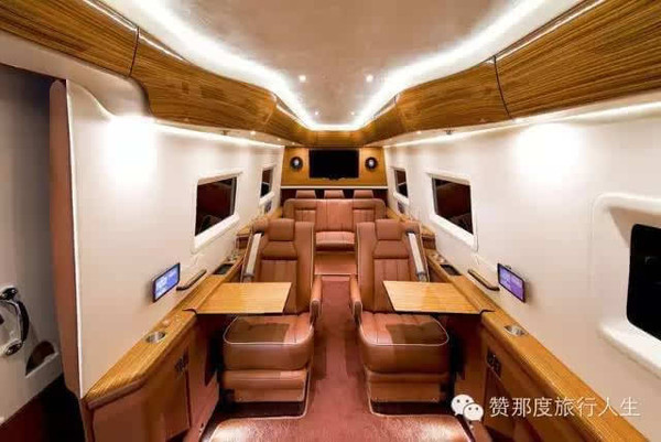 面包车最牛改装图片_高端改装车 移动办公室 汽车改装定制