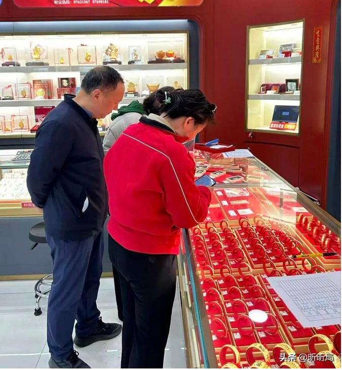 国际金银价格实时行情_白银投资风险分析_黄金价格下跌原因